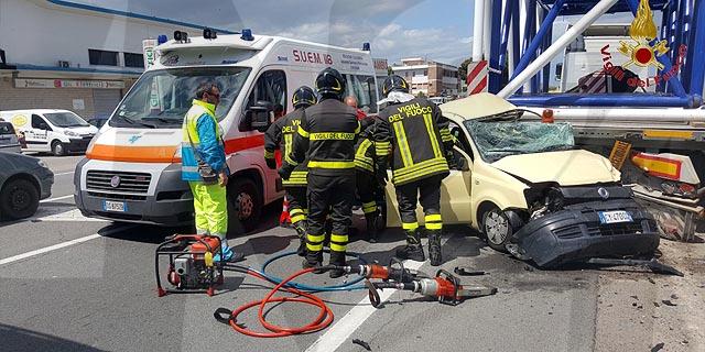 Ennesimo incidente mortale sulla strada statale 106
  