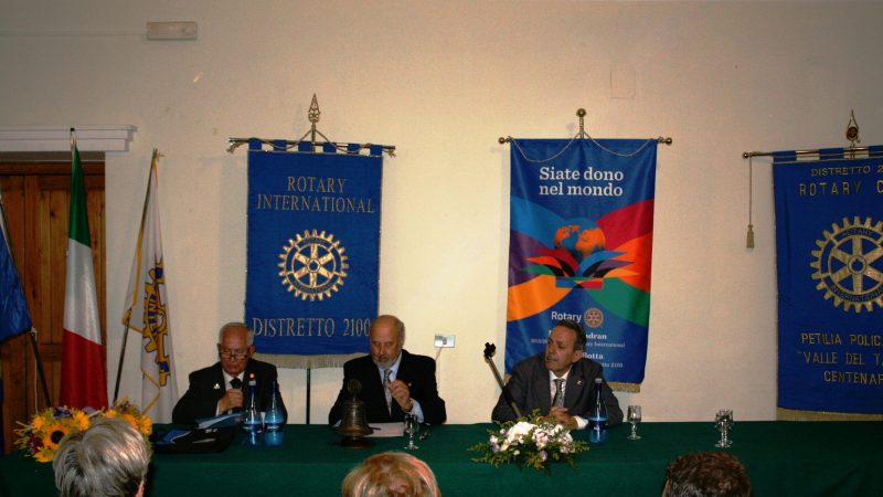 Il Governatore del Distretto Rotary 2100 in visita al Club Petilino