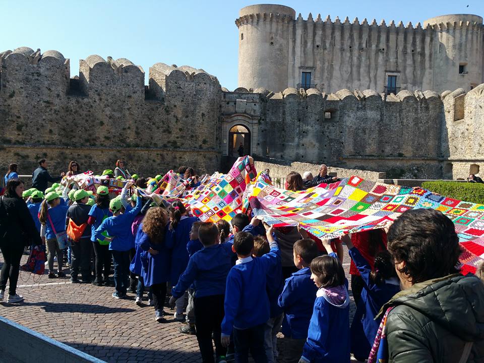 La sciarpa della pace fa tappa a Santa Severina
  