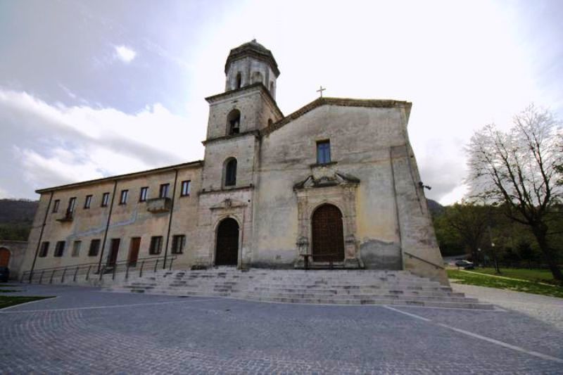 Sul Santuario della Santa Spina si espone Elisa Poerio