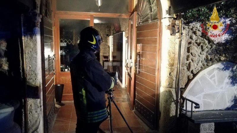 Incendio all’Antico borgo di Crotone