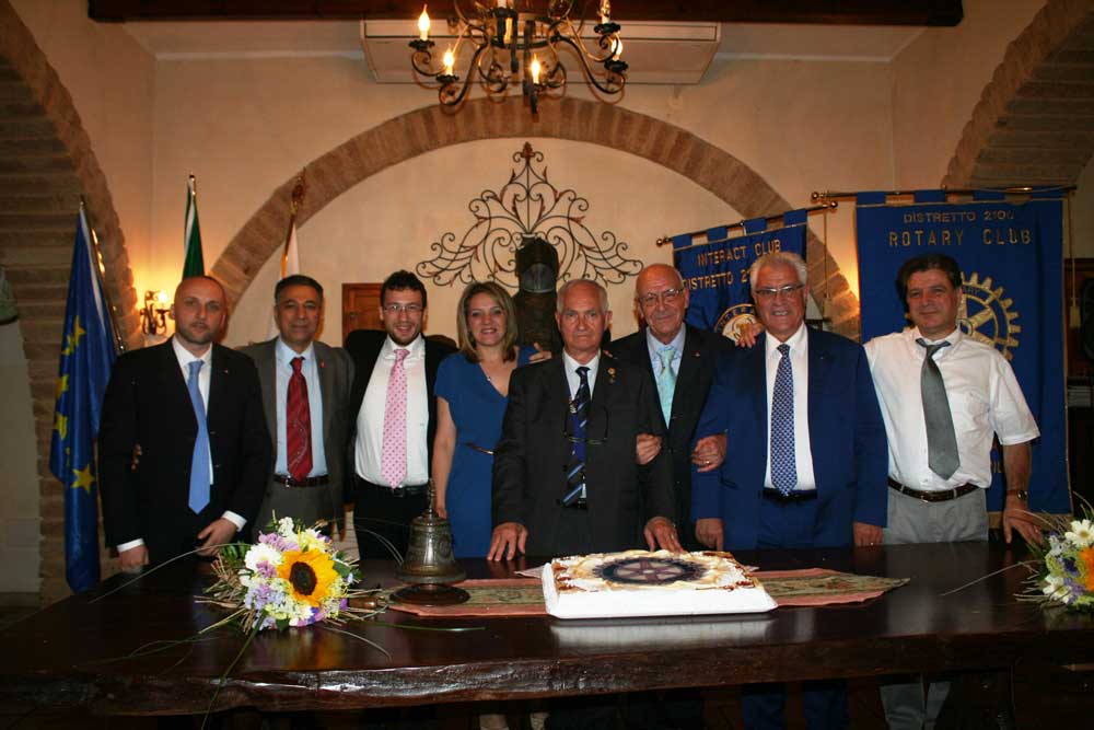 Cambio al vertice per il Rotary di Petilia Policastro