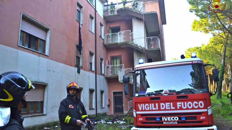Incendiato bar ristorante a Crotone