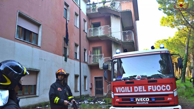 Incendiato bar ristorante a Crotone