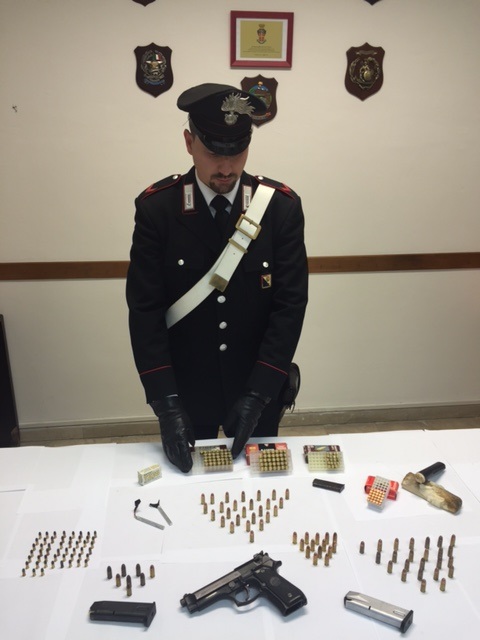 Arresto a Isola per armi clandestine