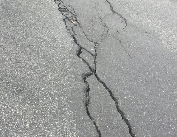 Per le strade disastrate scendono i fondi stanziati