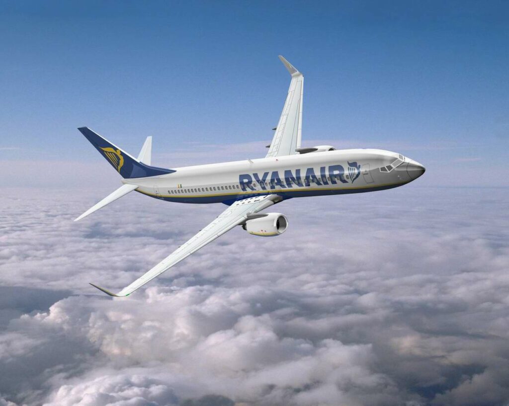 Ryanair, 30 cent. da Crotone a Pisa o Roma