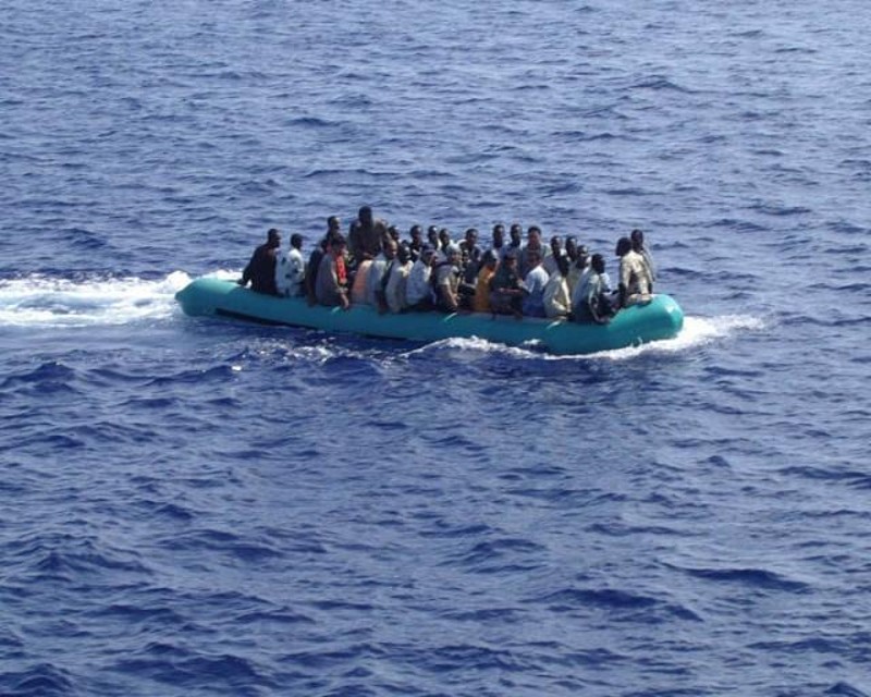 Arrestati 4 presunti scafisti dopo lo sbarco a Crotone di 211 migranti