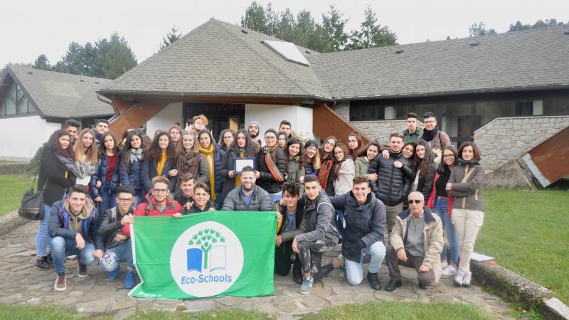 Nona bandiera verde per il Liceo petilino: scuola ecosostenibile