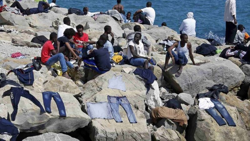 20 migranti trasferiti da Ventimiglia a Crotone