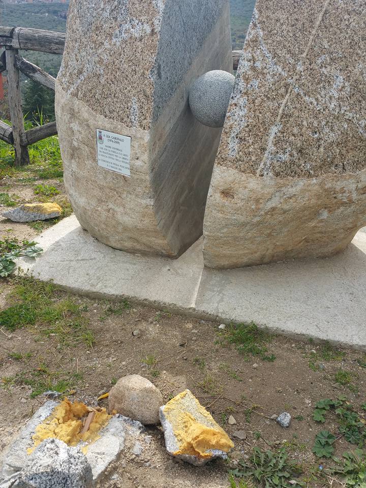 Nella Giornata della festa delle Donne sfregio al monumento dedicato a Lea Garofalo.