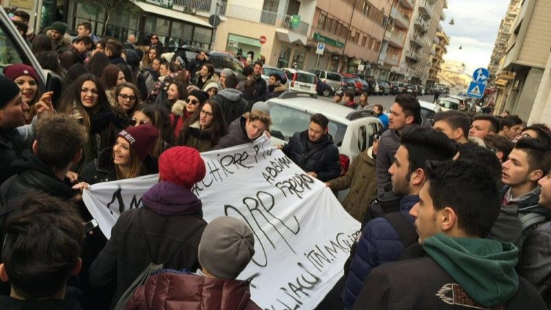 Ancora senza riscaldamenti al Nautico, al Donegani e al Pertini di Crotone