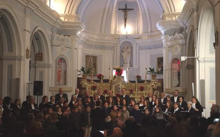 Concerto a Petilia: Gaudemus ha emozionato magistramente con le sue voci