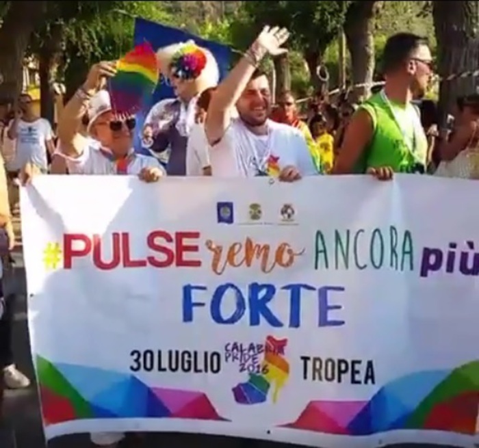 A Tropea sfila  il gay pride calabrese
  