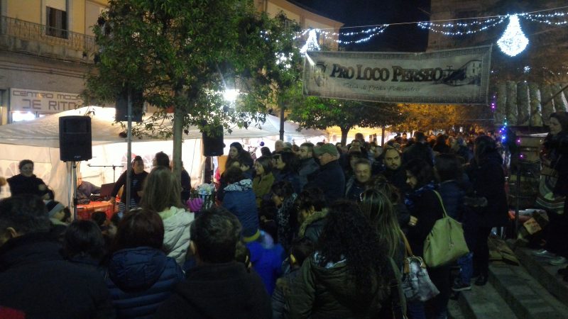 Bancarelle di Natale a Petilia, un altro anno in cui la Proloco anima la piazza