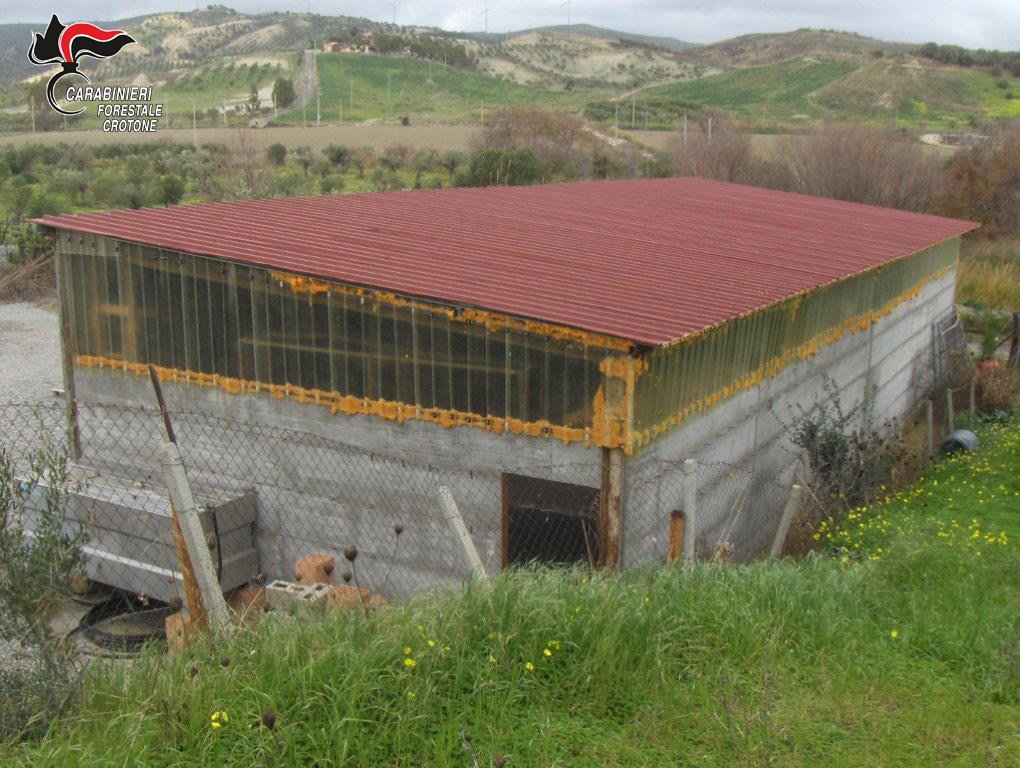 Sequestrato capannone abusivo a Strongoli
