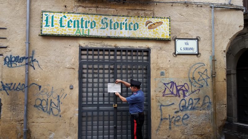 Supermarket chiuso per totale assenza di igiene