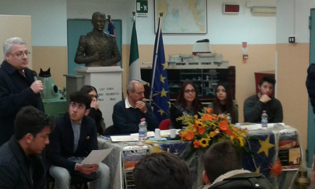 LO SCRITTORE CARMINE ABATE INCONTRA GLI STUDENTI DELL’ITTL “M.CILIBERTO” DI CROTONE