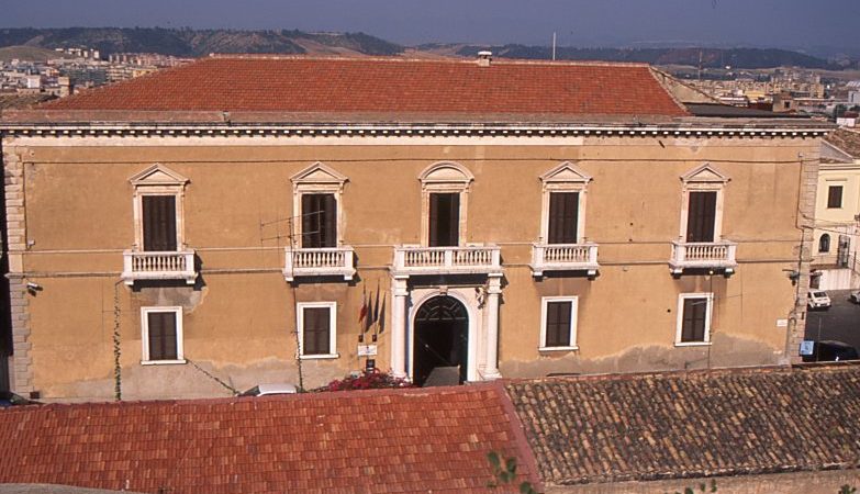 Crotone potrebbe subire un nuovo scippo del suo patrimonio storico culturale