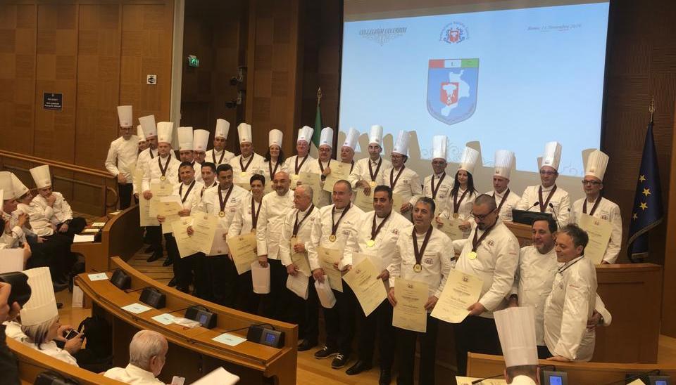 27 cuochi calabresi ricevono a Montecitorio i Collari Collegium Cocorum