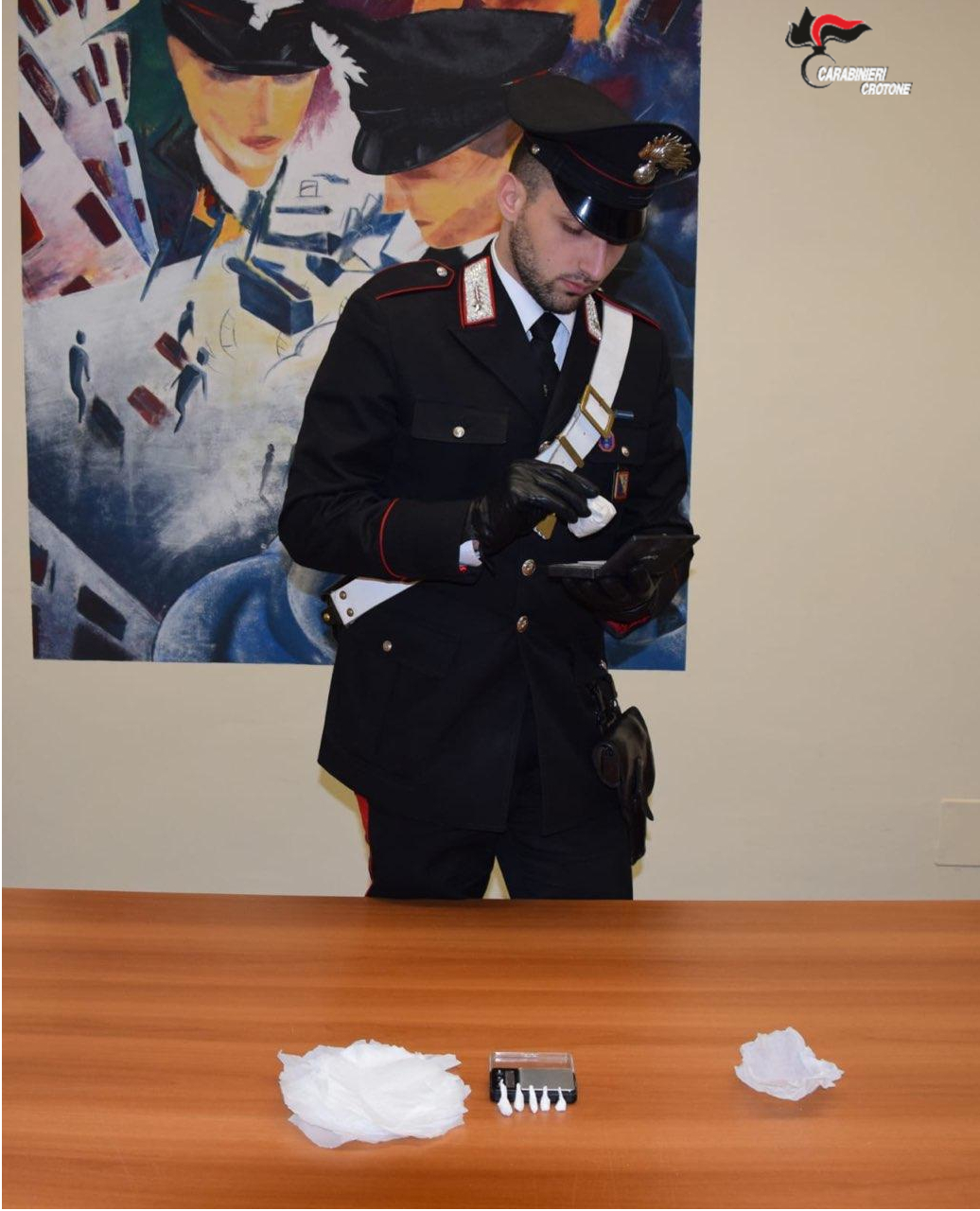 Sorpresi con sostanza stupefacente destinata allo spaccio: arrestati tre giovani