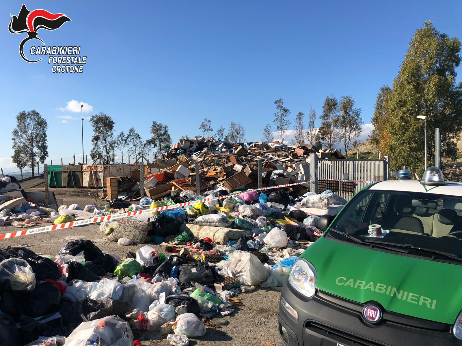 Sequestrato centro di rifiuti a Cutro
  