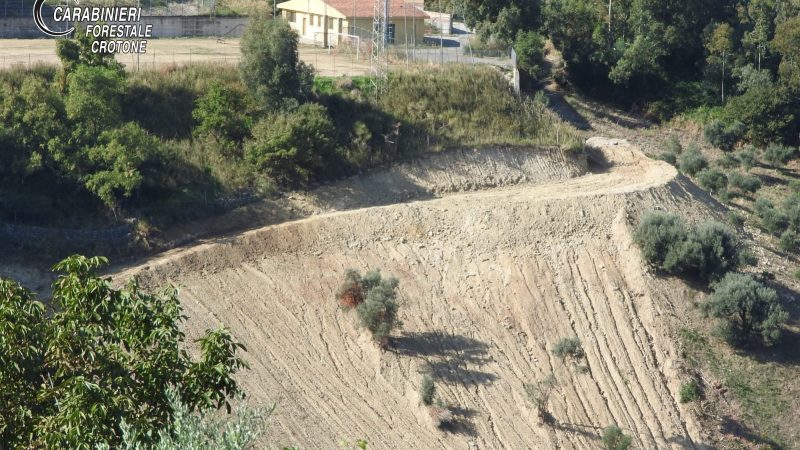 Pista abusiva in terreno comunale