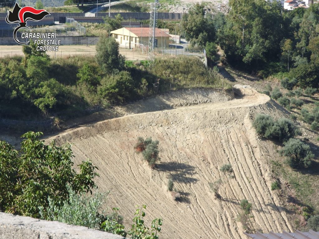 Pista abusiva in terreno comunale
  