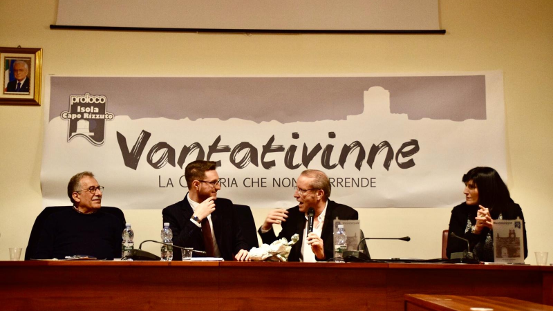 Vantativinne: presentato ad Isola il libro di Laratta