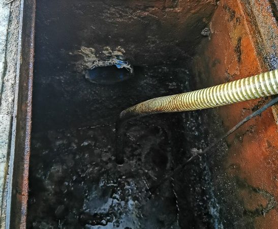 Sequestrate due cisterne a Casabona: Smaltimento reflui irregolare