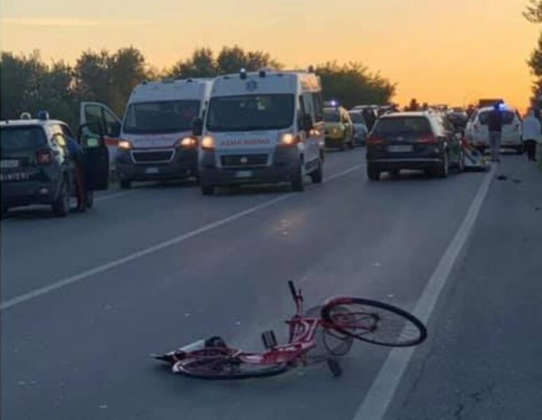 Incidente sulla 106: morto un ciclista
  