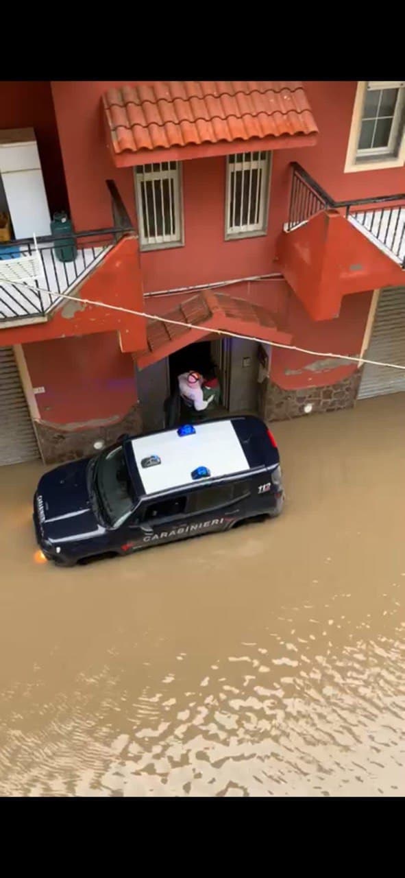 Maltempo: Continuano le attività di soccorso
  