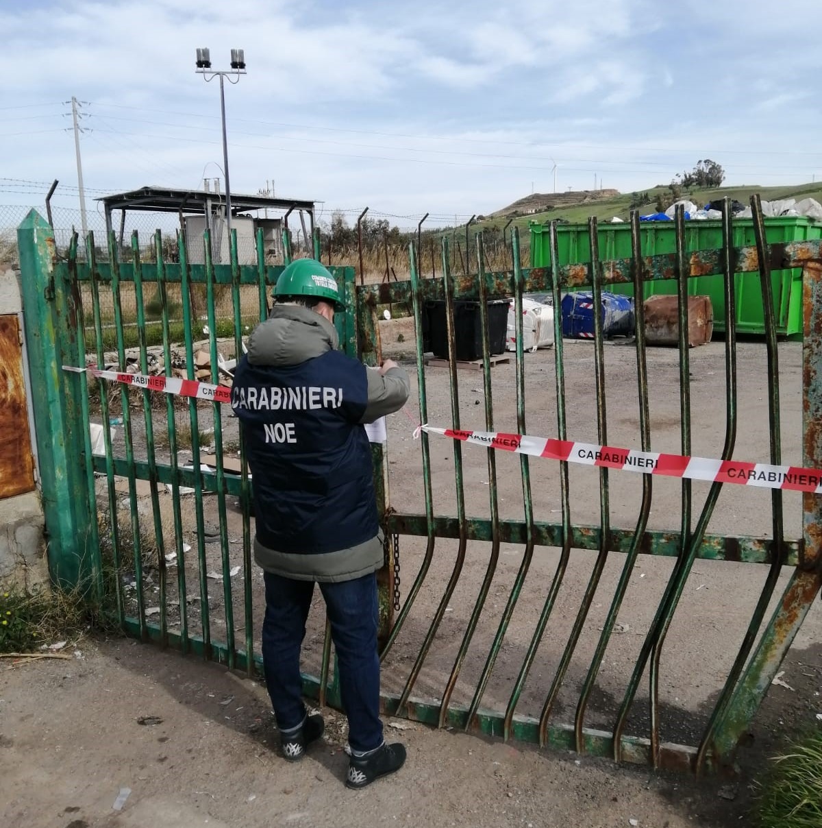 Contrasto alle violazioni in materia ambientale: I Carabinieri del Noe di Catanzaro sequestrano  centro di stoccaggio
  