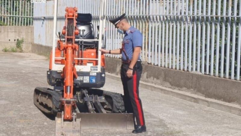 Riciclaggio e detenzione illegale di munizioni: Denuncia dei Carabinieri