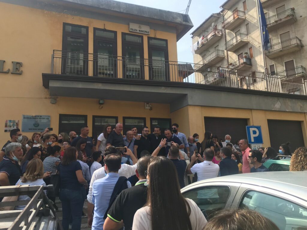Petilia è libera: le prime parole del nuovo sindaco Simone Saporito
  
