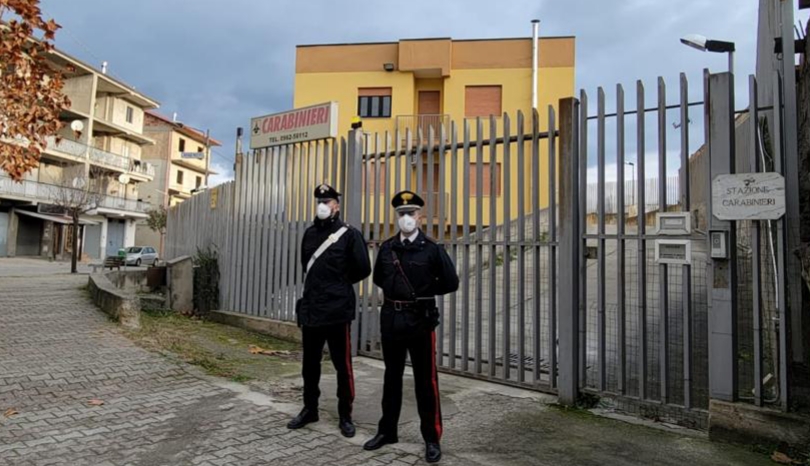 Arrestato 29enne a Roccabernarda: Perseguitava e aveva aggredito un giovane del posto
  