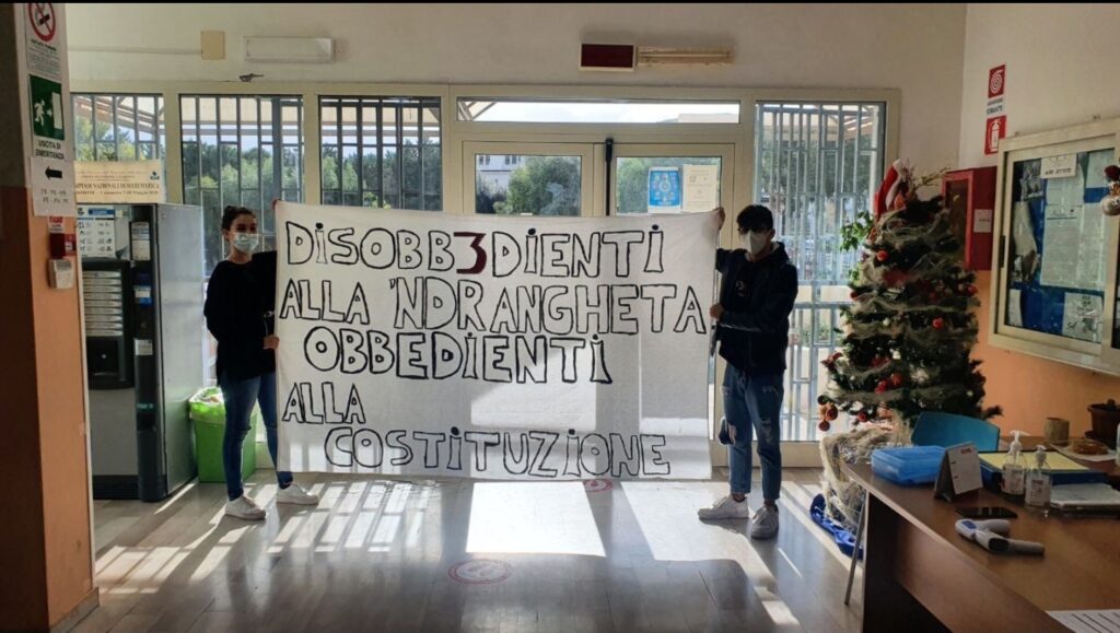 Nasce il team Disobb3dienti: Un gruppo di studenti del Ciliberto si oppone al malaffare
  