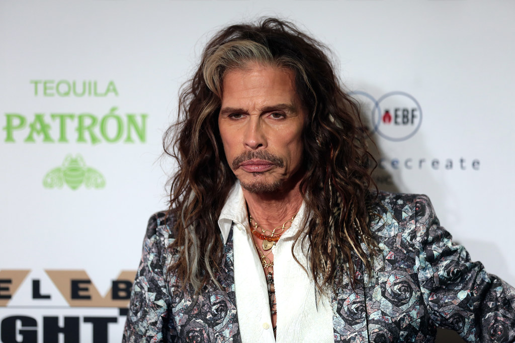 Polemica tra la rockstar degli Aerosmith e il Comune di Cotronei