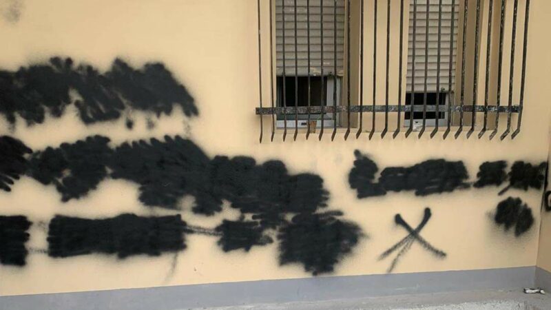 Scritte mafiose sulla Casa Comunale di Roccabernarda