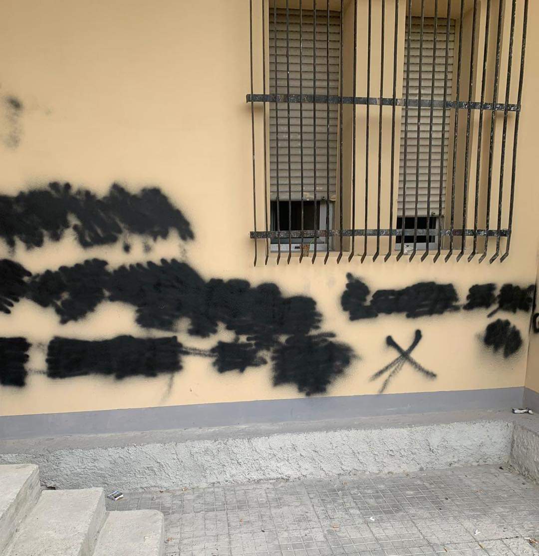 Scritte mafiose sui muri a Roccabernarda: La svolta dei Carabinieri
  