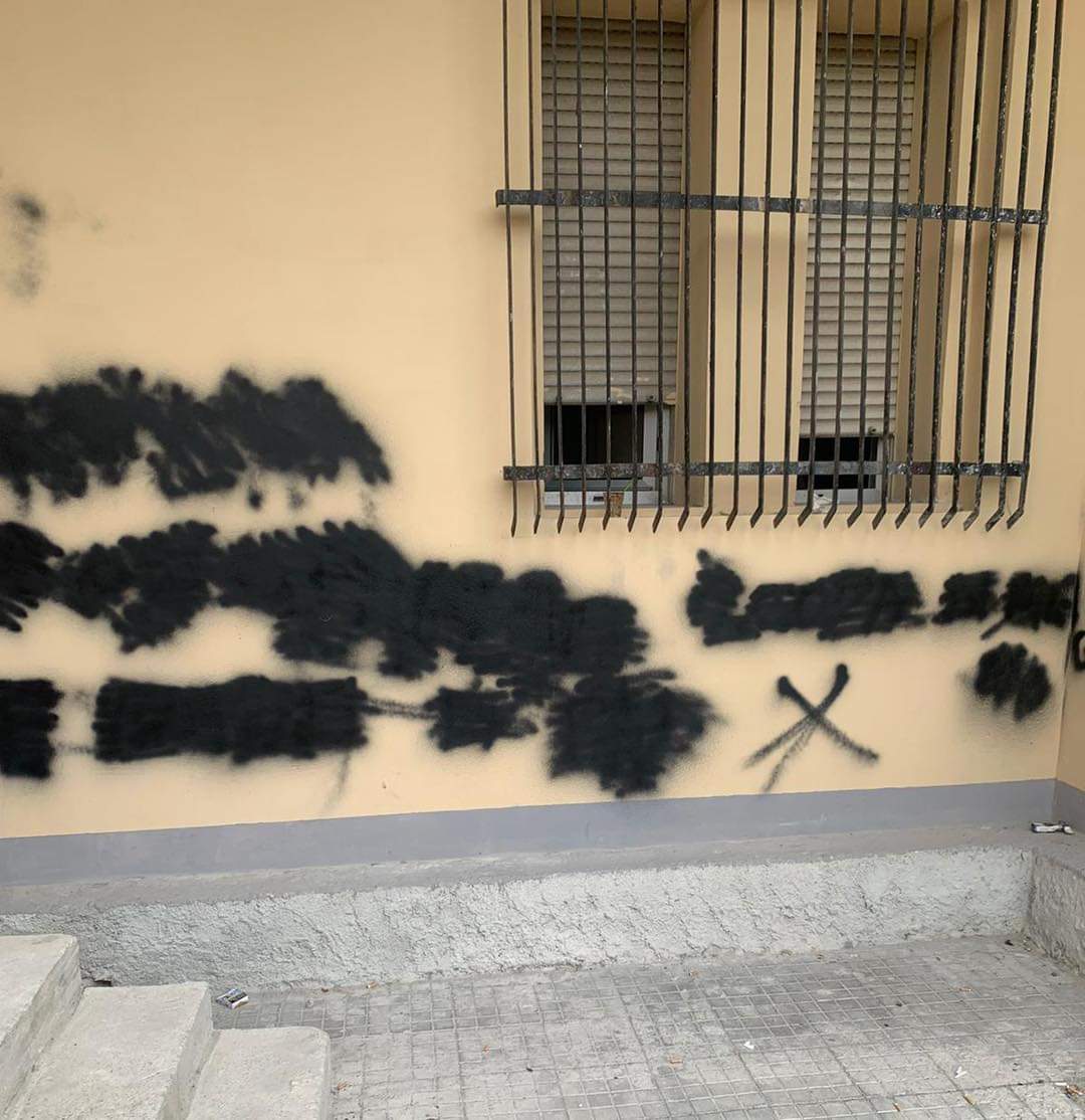 Scritte mafiose sulla Casa Comunale di Roccabernarda
  