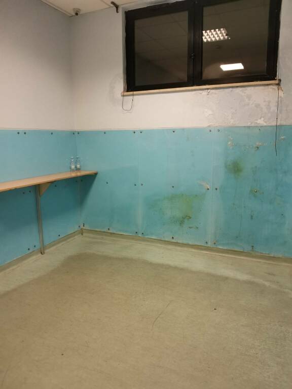 Sala Triage Crotone, ambiente non idoneo: Risanarlo tramite volontari