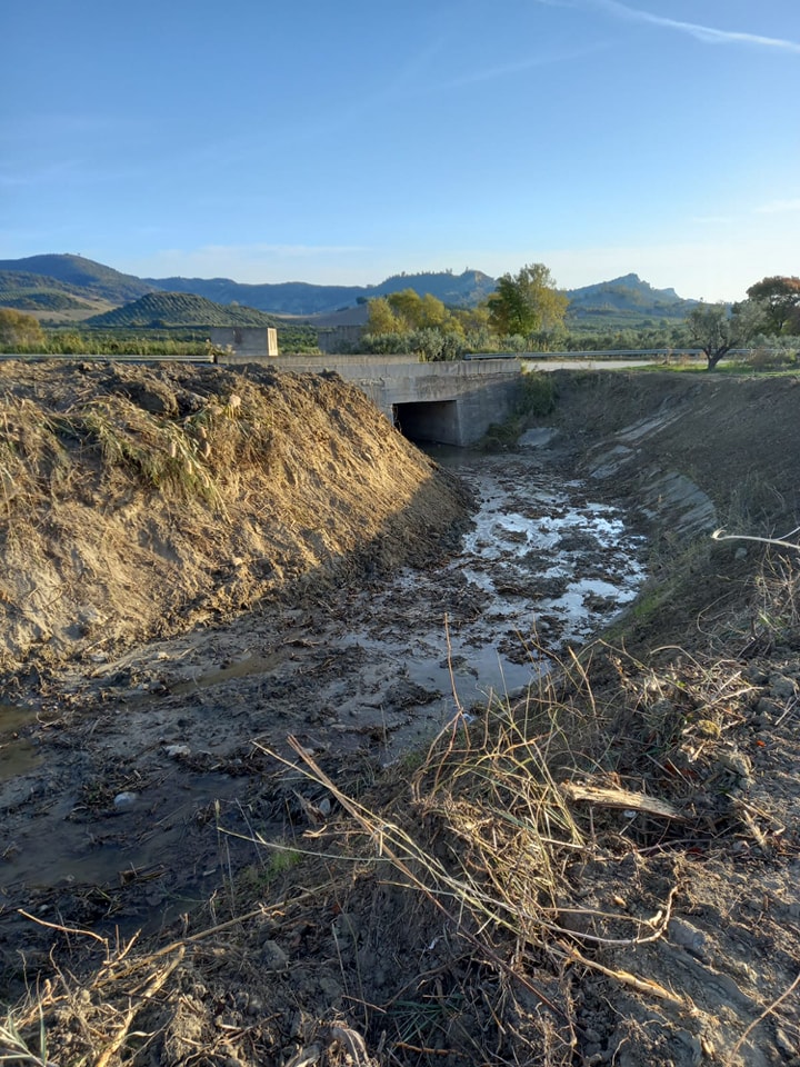 Lavori in previsioni di allerte meteo: Puliti diversi burroni a Petilia