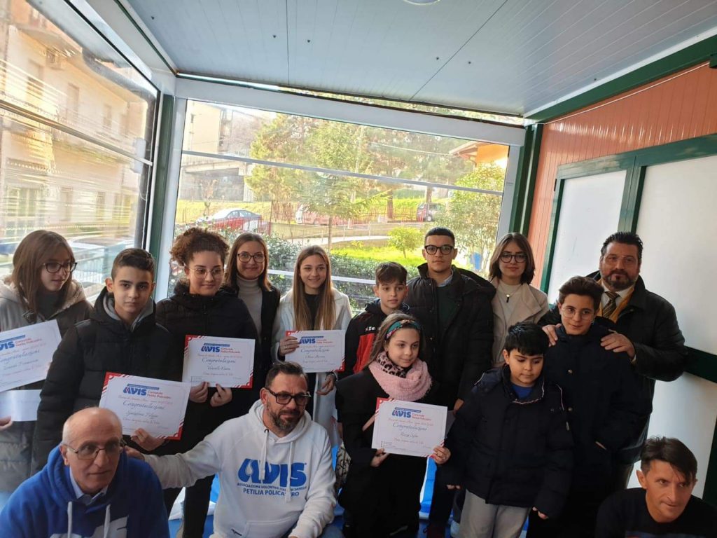 Avis Petilia chiude l’anno con la consegna borse di studio