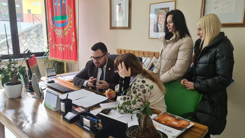 Videochiamata tra la città di Petilia e il sindaco ucraino di Voznesensk per esprimere solidarietà