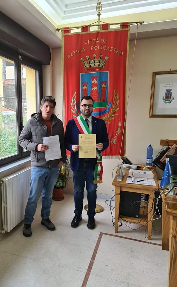 Partono gli incarichi di lavoro per esperti PNRR: Al comune di Petilia oggi ha firmato Simone Scordamaglia