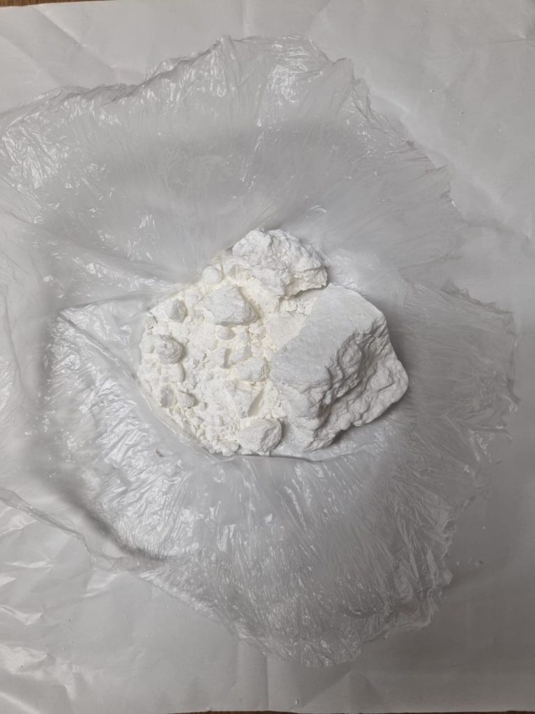 Cocaina nello zainetto del nipotino: Arresto a Isola