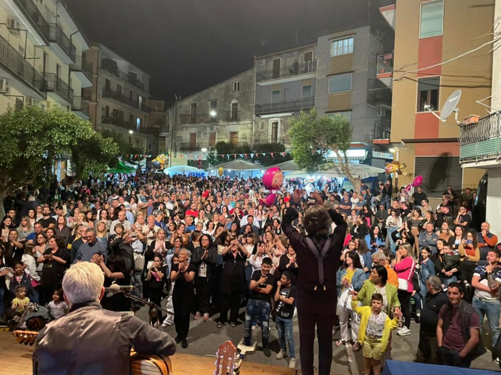 Avis Petilia: Festa del donatore con gli Hantura in concerto