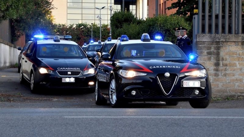 Da mesi maltratta madre, padre e sorella: Arrestato 28enne