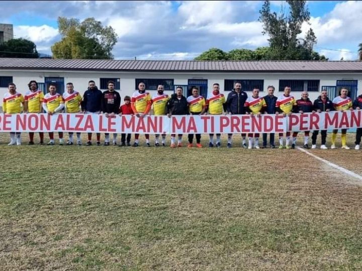 Gli Amatori Petilia Calcio vincono e gridano No alla violenza sulle donne